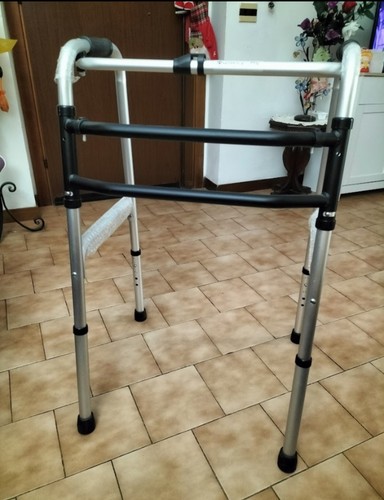 Deambulatore per anziani - deambulatore,