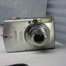 Canon Ixus 750 fotocamera digitale compatta funzionante con zoom ottico 3x