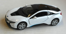 Kinsmart BMW i8 bianco 1:36