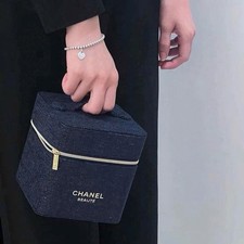Chanel Beaute Holiday blu navy