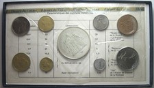 *TRIU* FRANCIA Serie di 9 monete 1975 con 50 FRANCHI in ARGENTO in scatola Zecca