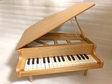 Kawai Mini pianoforte a coda modello 1144 strumento giocattolo verticale...