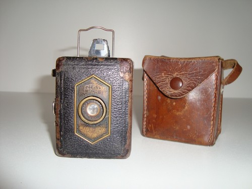 Antica macchina fotografica - , a