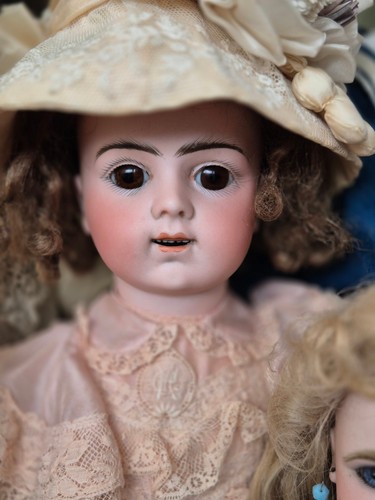 Magnifique poupée ancienne - magnifique,