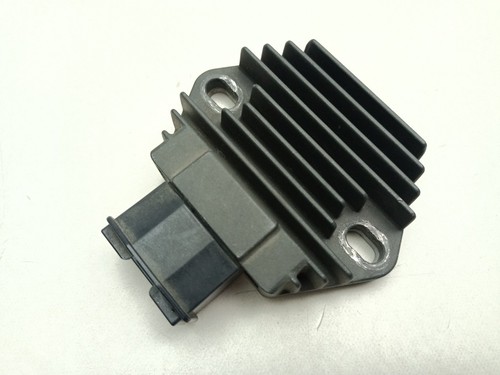 Regolatore tensione - di,