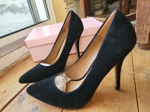 Tacchi alti stiletto - ❤, corte