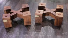 Coppia di supporti in noce