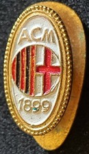 Distintivo calcio ⚽ MILAN 🔴⚫️ spilla LOMBARDIA pin vernice PIEDINO anonimo 