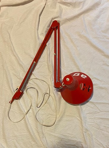 Lampada rossa con braccio - rossa,