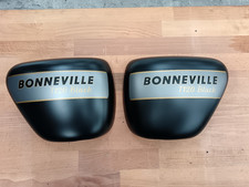 Caches latéraux TRIUMPH