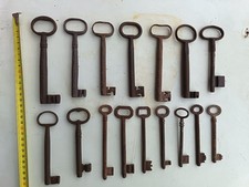 Lotto di 24 Chiavi Antiche
