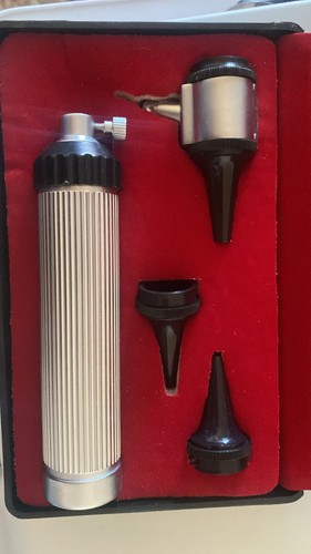 otoscopio