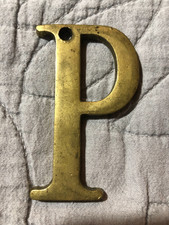 Lettera P iniziale vintage