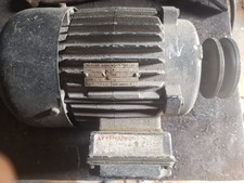 MOTORE ELETTRICO ASINCRONO TRIFASE 220/380V 1,6HP 2840 giri con puleggia