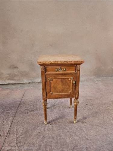 Comodino antico stile - antico,