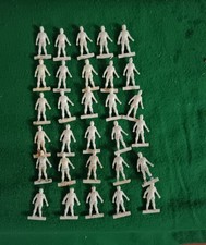 SUBBUTEO OHW , 30 MINIATURE ORIGINALI,SBIANCATE ,DA RIDIPINGERE