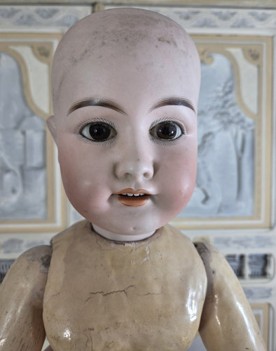 Belle poupée ancienne