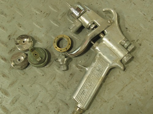 Devilbiss spray gun with - spray,