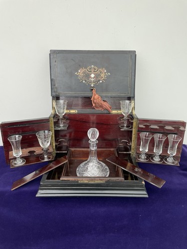 Antico mobile liquori