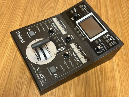 Mixer video digitale quattro - digitale, a