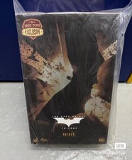 Hot Toys 1/6 Scale Batman