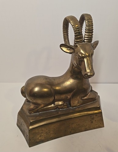 Statua scultura ariete
