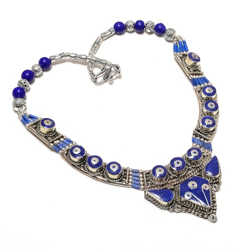 Collana con pietre preziose