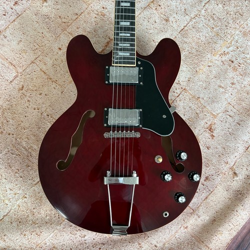 Chitarra elettrica rossa