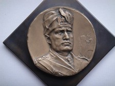 MEDAGLIONE in bronzo Benito Mussolini cm. 14x14