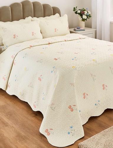 Set copriletto trapuntato