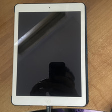 ipad air 1.Tenuto Benissimo, No Alimentatore Più Cover