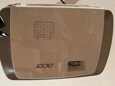 proiettore acer bianco con