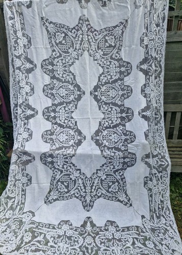 Vintage tablecloth filet lace - tablecloth,