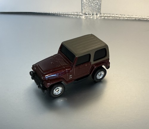 Vintage maisto 2003 - maisto, jeep