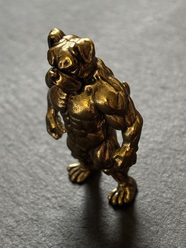 Bulldog bodybuilder statuina - bodybuilder,