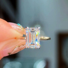 Anello in oro con diamanti