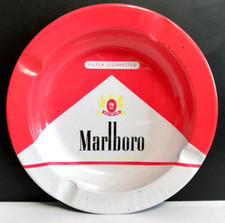 Posacenere in latta vintage Marlboro. Germania