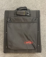 SKB SC193U Custodia morbida montaggio su rack 3U per ingranaggi rack PA con guide integrate Nero