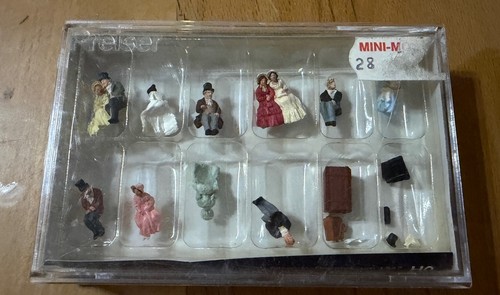 Preiser 12045 figure sedute