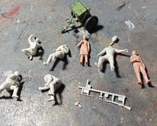 MINIART  SOLDATI VARI +