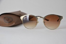 ORIGINAL RAY BAN SUNGLASSES ON