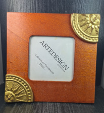 portafoto legno artigianale con aplicazione decoro sole oro  cm esterna 20 x 20