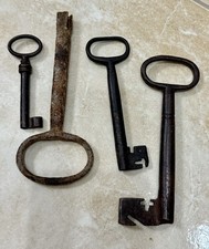 lotto chiavi antiche