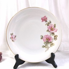 8 assiettes porcelaine