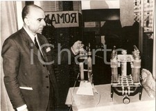 1971 MADRID Eduardo ESTEVEZ mostra funzionamento del motore ad acqua *Foto 17x12