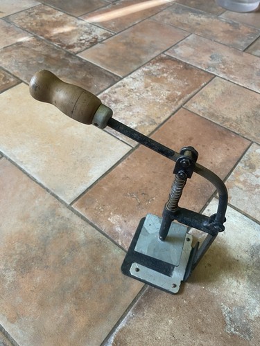 Piccola pressa manuale antica - ,
