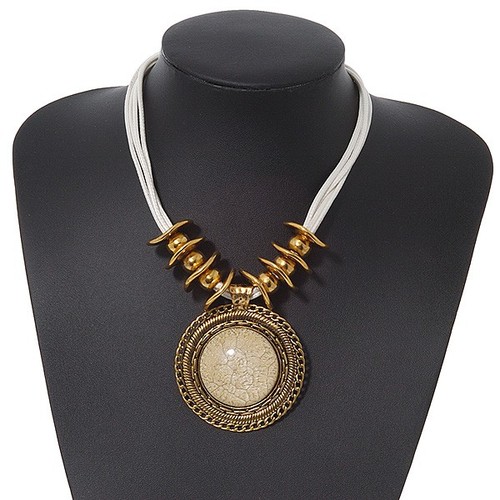 Collana con ciondolo vintage - con,