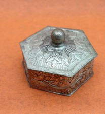 PORTA PILLOLE SCATOLETTA ESAGONALE IN STILE ETNICO