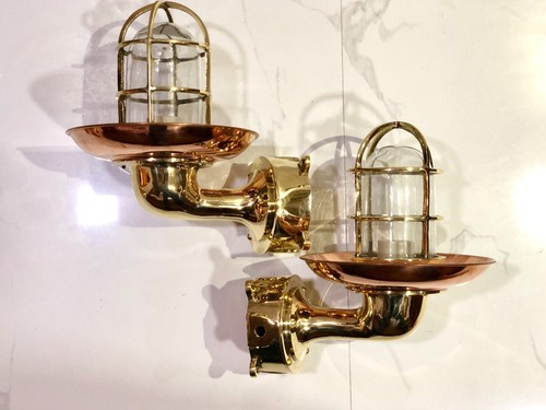 Coppia applique fatte a - di,