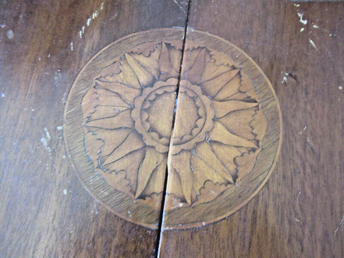 Antico tavolo rotondo